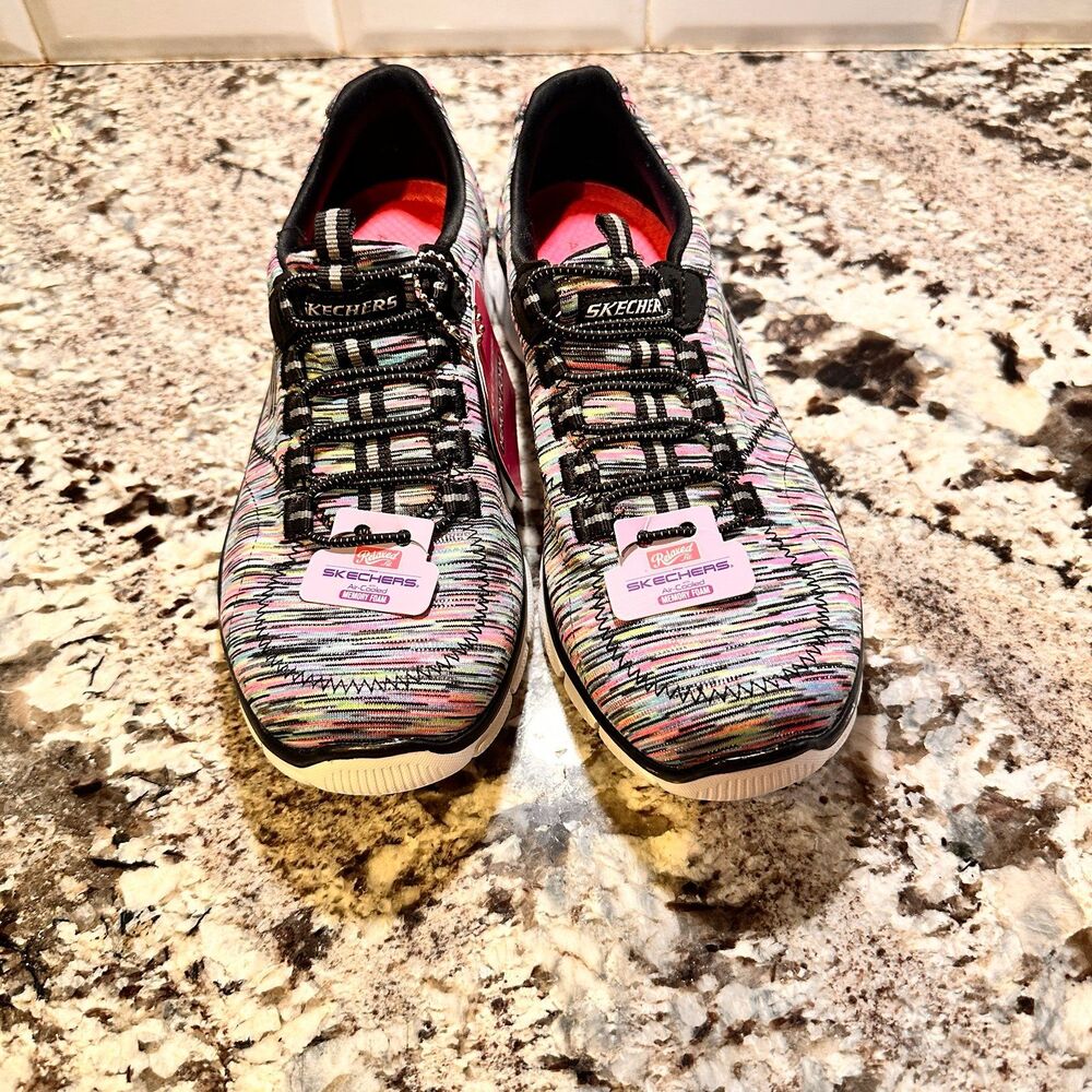 Sketchers Sneaker Size 6.5